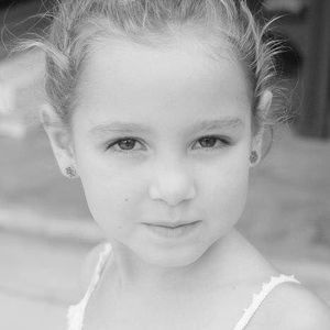 Meet your Posher, Coraly